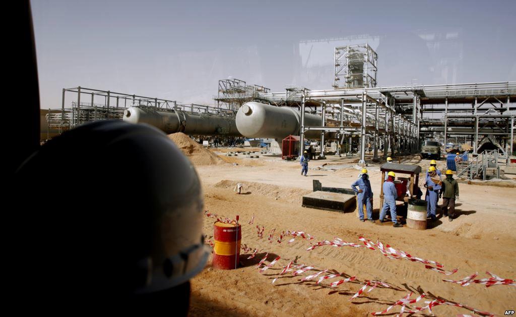 اتفاق سعودي كويتي على استئناف إنتاج النفط بحقل "الخفجي"