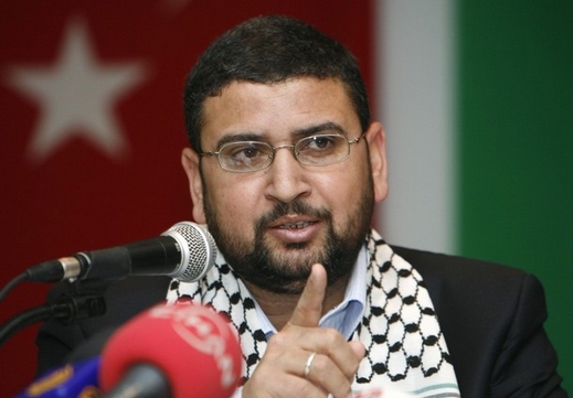 حماس تتهم عباس بتعطيل الانتخابات وإعمار غزة 