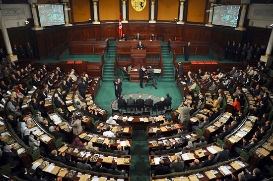 البرلمان التونسي يمنح الثقة لحكومة "الصيد"