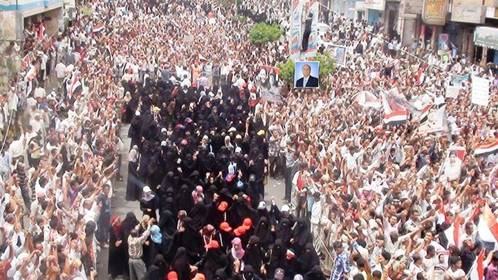حشود مليونيه في صنعاء ضد ممارسات المتمردين الحوثيين
