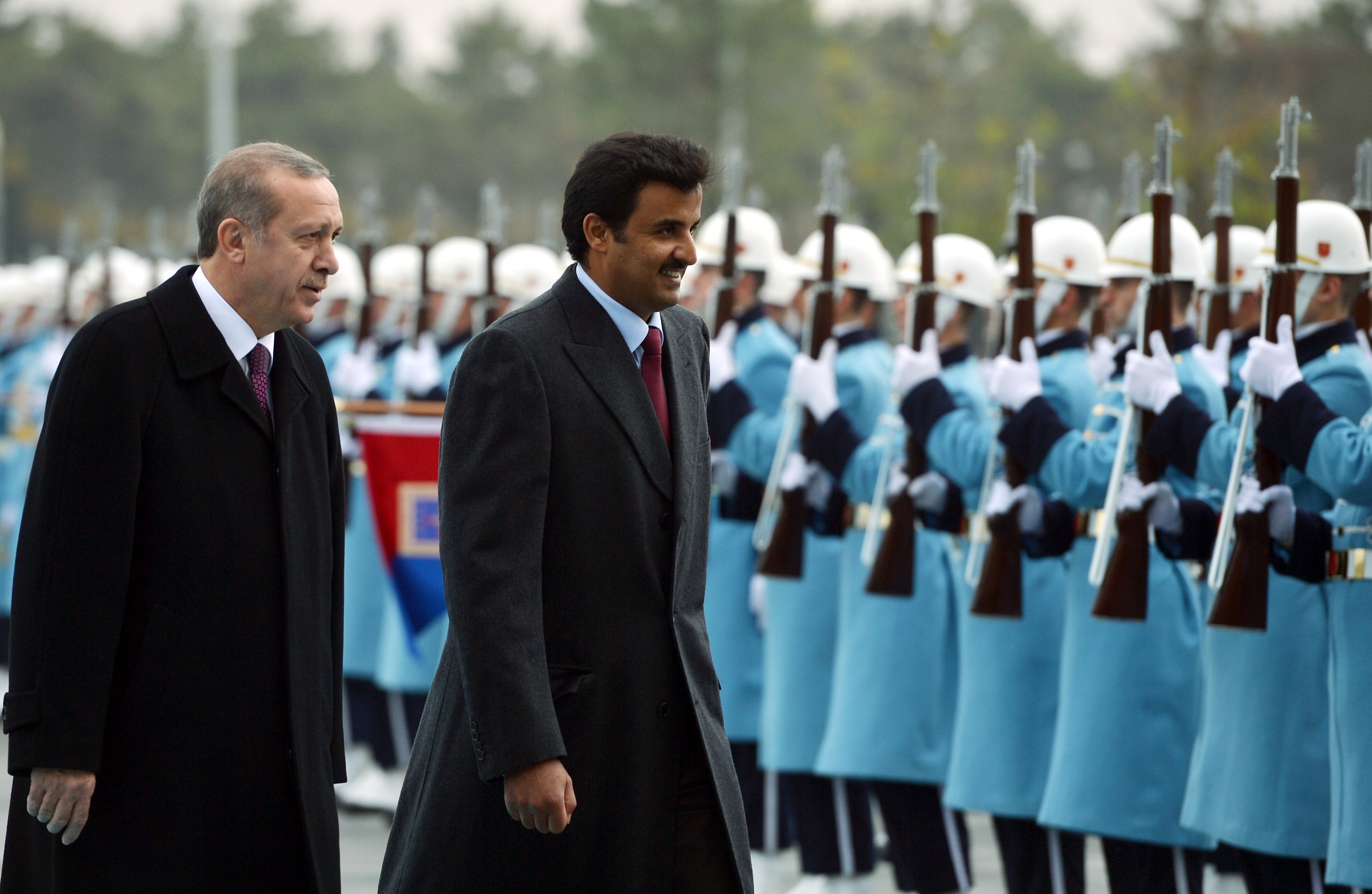أمير قطر يصل اسطنبول في ظل تطورات متلاحقة في المنطقة