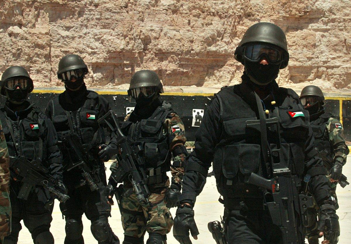 ضابط أردني يقتل مدربين أمريكيين في قاعدة عسكرية  بعمّان