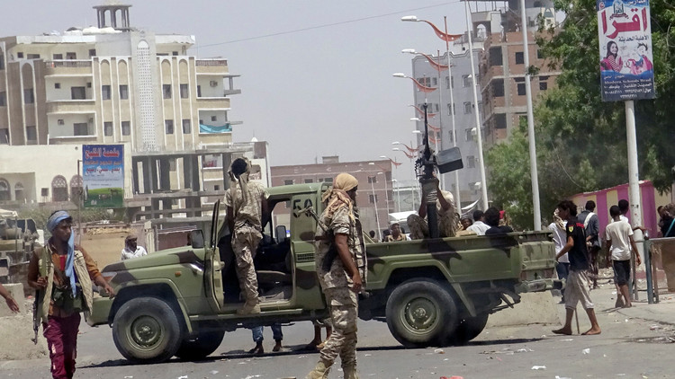 عشرات الضحايا في اعتداء استهدف معسكر الصولبان في عدن