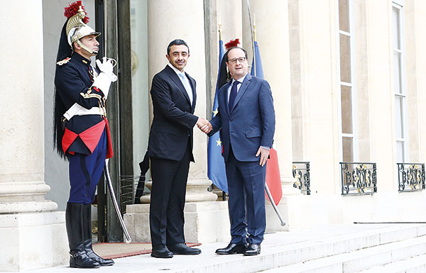 الرئيس الفرنسي يستقبل عبدالله بن زايد في باريس