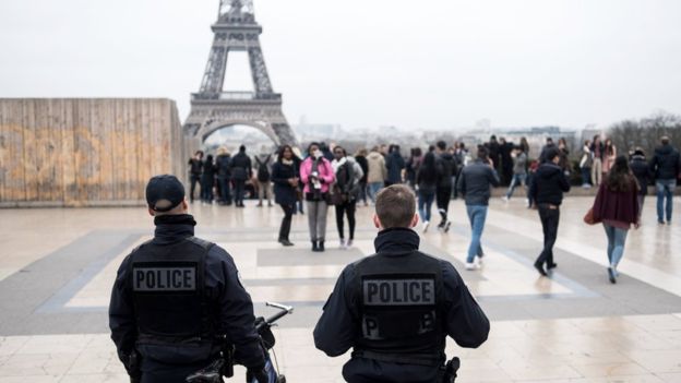 فرنسا توظف 3 آلاف شرطي جديد لتأمين "يورو 2016"