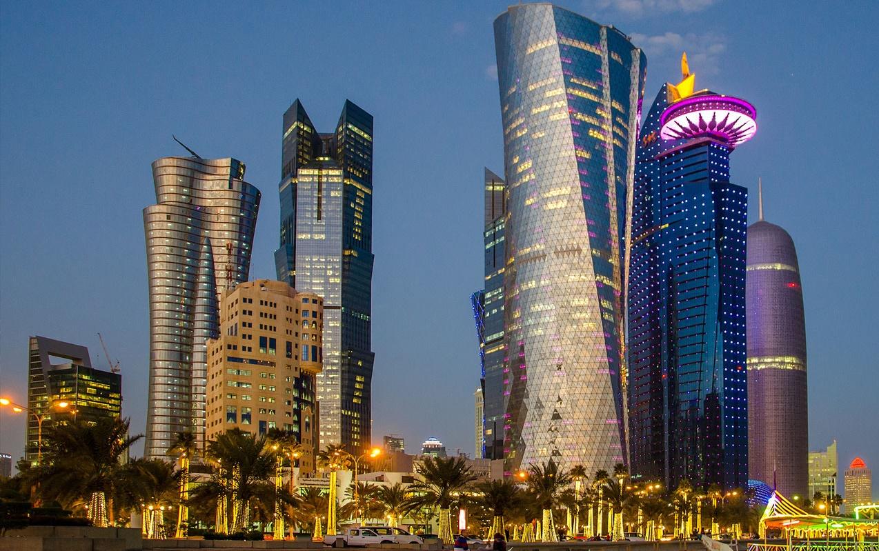تراجع مؤشرات اقتصادية مهمة في الإمارات والخليج.. وتقدم أخرى