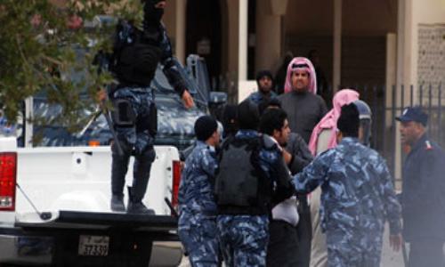 الكويت تحد من صلاحيات الشرطة في ترحيل الأجانب