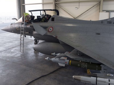 فرنسا تعتزم نشر طائراتها في الكويت على غرار نشرها بالإمارات