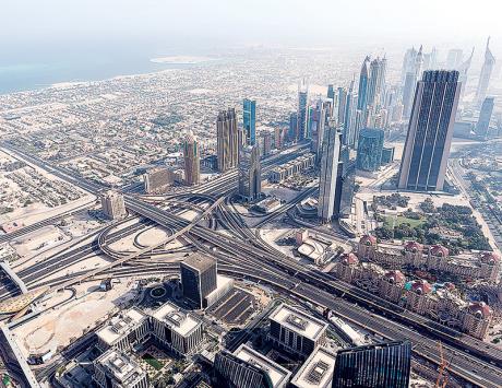 خبراء يطمئنون حول القطاع العقاري في دبي