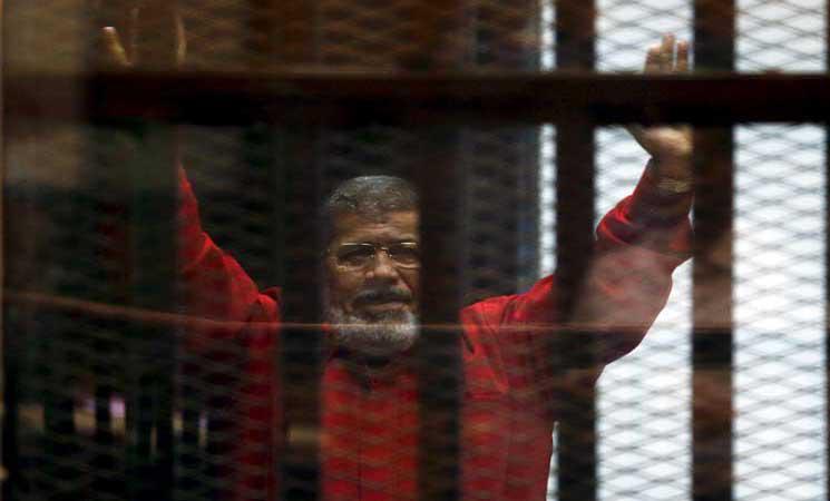 نظام السيسي يمهد لإسقاط الجنسية عن الرئيس محمد مرسي