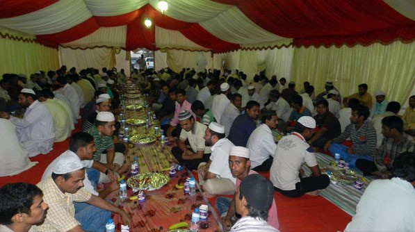 الهلال الأحمر يقيم 123خيمة إفطار رمضانيه بجميع أنحاء الدولة