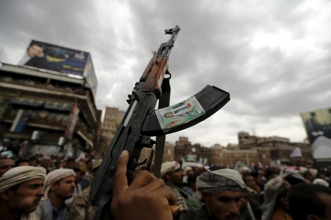 مسؤول يمني يؤكد ضرورة البدء بالشقّ الأمني لحل الأزمة