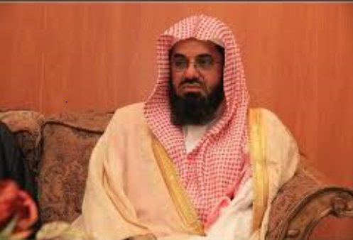 الملك سلمان يعيد الشيخ الشريم الرافض "لانقلاب السيسي" لإمامة الحرم