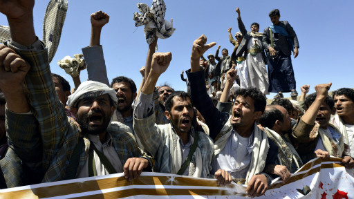 صحيفة أمريكية: السعودية قد تقطع مساعداتها لليمن بعد سيطرة الحوثيين