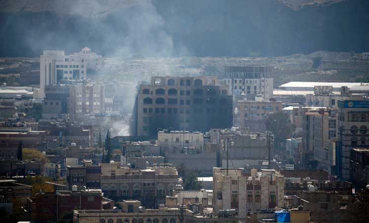 قصف مدفعي يحرق السفارة الإيرانية في صنعاء