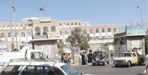 اليمن.. أكبر مستشفى حكومي بتعز يتوقف عن العمل عقب هجوم مسلح