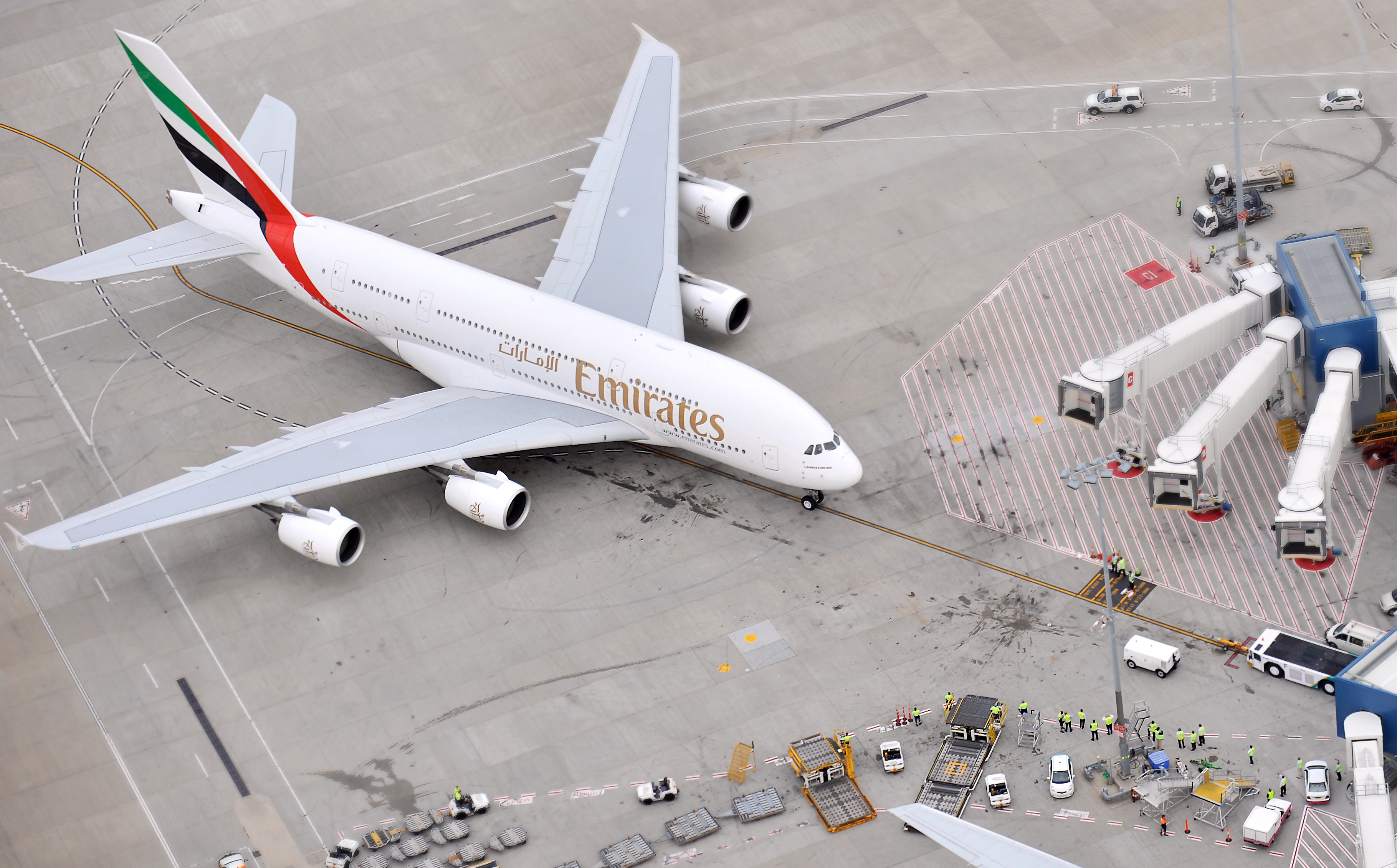 طيران الإمارت و "الخليجي" يهيمنان على مستقبل قطاع النقل الجوي العالمي