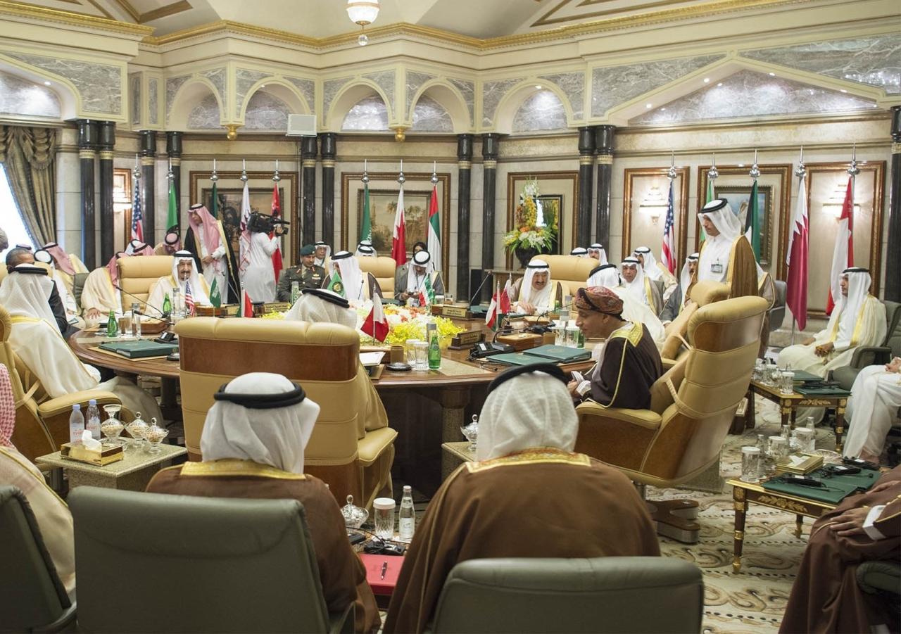 مشروع تبادل المعلومات الائتمانية على طاولة قادة الخليج
