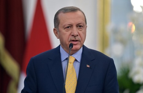 أردوغان: لن نعيد اللاجئين السوريين لأرض تهطل فيها البراميل