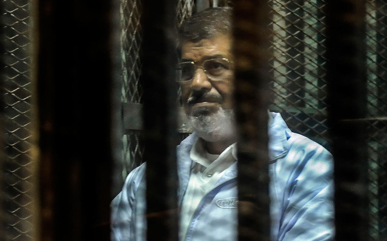 المؤبد لـ"مرسي" والإعدام لـ6 بقضية "التخابر مع قطر"