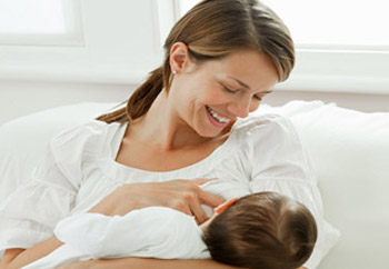 دراسة: حليب الأم اللبنة الأساس في مناعة الطفل