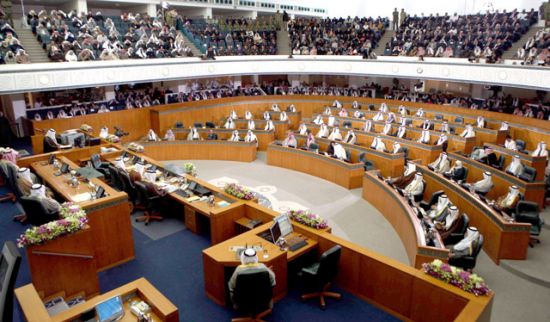 مجلس الأمة الكويتي يقبل استقالات خمسة نواب