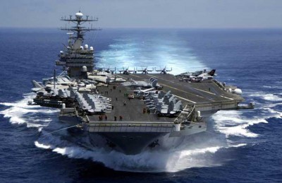 إيران تطلق صواريخ قرب سفن عسكرية أمريكية في مياه الخليج
