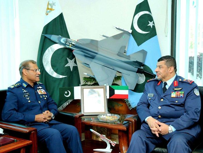 الكويت وباكستان تبحثان تعزيز التعاون في مجال التدريب العسكري