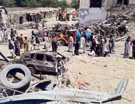 عشرات القتلى بسيارة مفخخة بأفغانستان