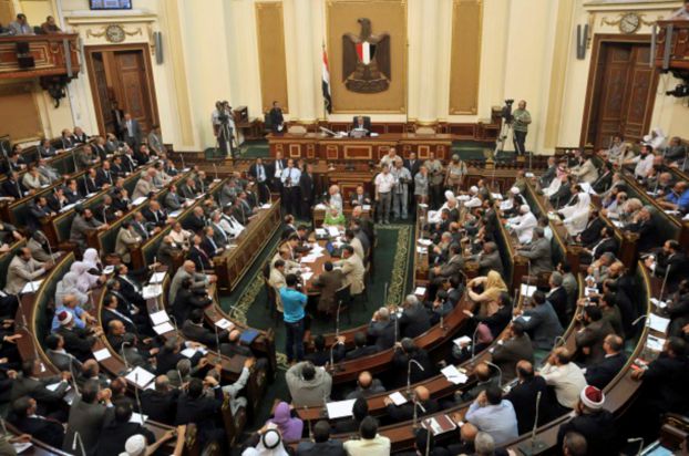 البرلمان المصري يؤخر مراجعة اتفاقية تيران وصنافير السعوديتين