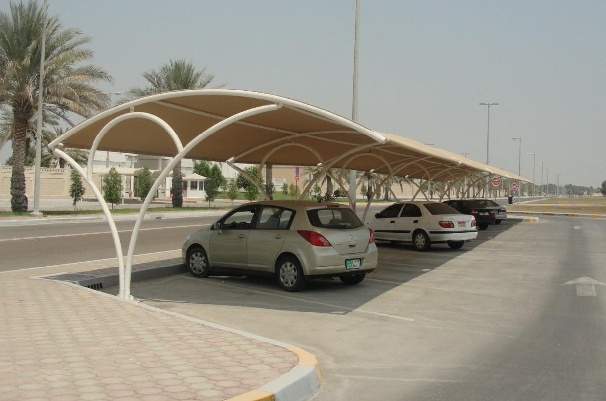 أبوظبي: شركة تعرض مظلات للسيارات قادرة على توليد الكهرباء