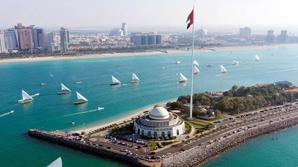 الإمارات الأولى عربيا وشرق أوسطيا في التنافسية العالمية 2014 
