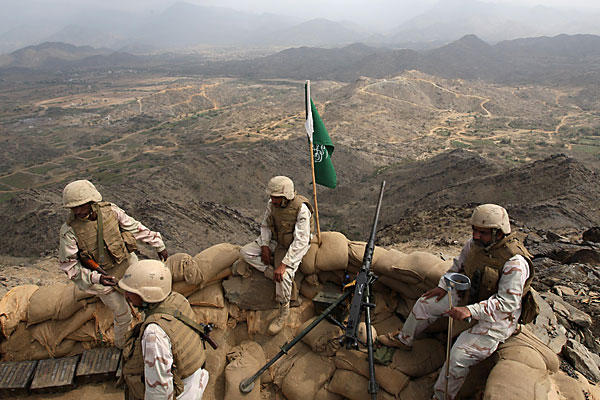 مقتل جنديين سعوديين في مواجهات مع الحوثيين