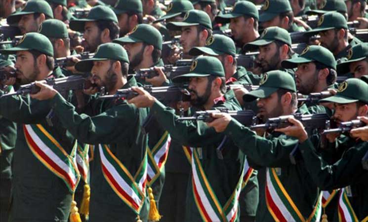 مناورات عسكرية جديدة في إيران الاثنين المقبل