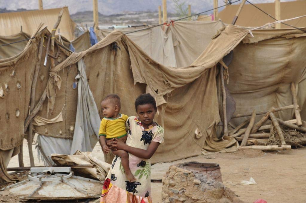أزمة اليمن الإنسانية تتعقد والأمم المتحدة تحذر من مجاعة في 2017