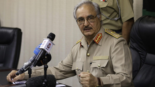 "هيرست" ينتقد النظام السياسي الإماراتي بشدة على خلفية الملف الليبي