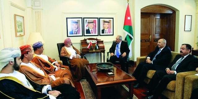 وزير خارجية عُمان يبحث مع نظيره الأردني "قضايا المنطقة"