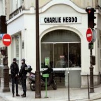 محلل أمريكي: حادثة "شارلي إيبدو" مدبرة وخدعة صهيونية فرنسية واضحة