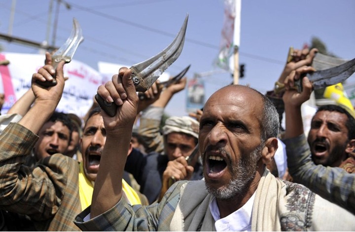 الحوثيون يعلنون مقتل وإصابة العشرات في غارات للتحالف العربي على صنعاء