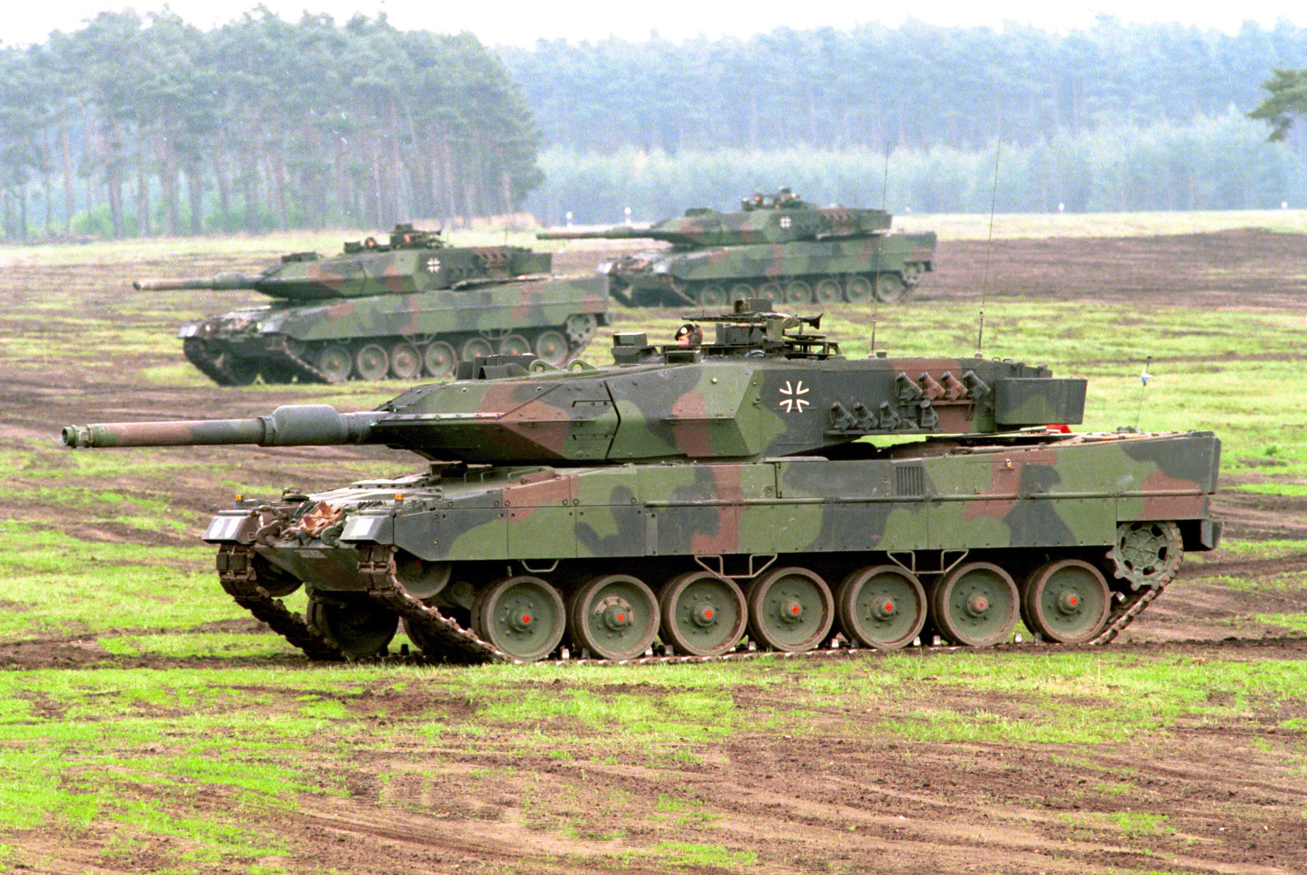 ألمانيا: لا بد من الوفاء بطلب قطر من الدبابات والمدافع