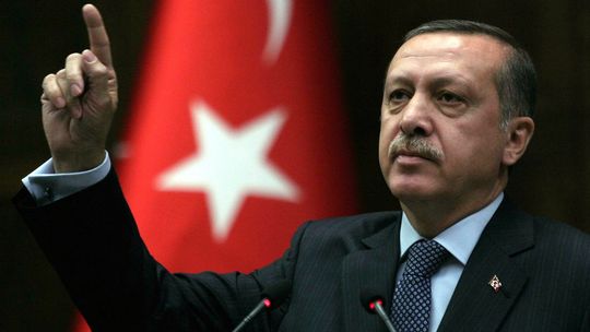 عشية الانتخابات.. أردوغان يتهم عناصر داخلية وخارجية باستهداف أمن تركيا