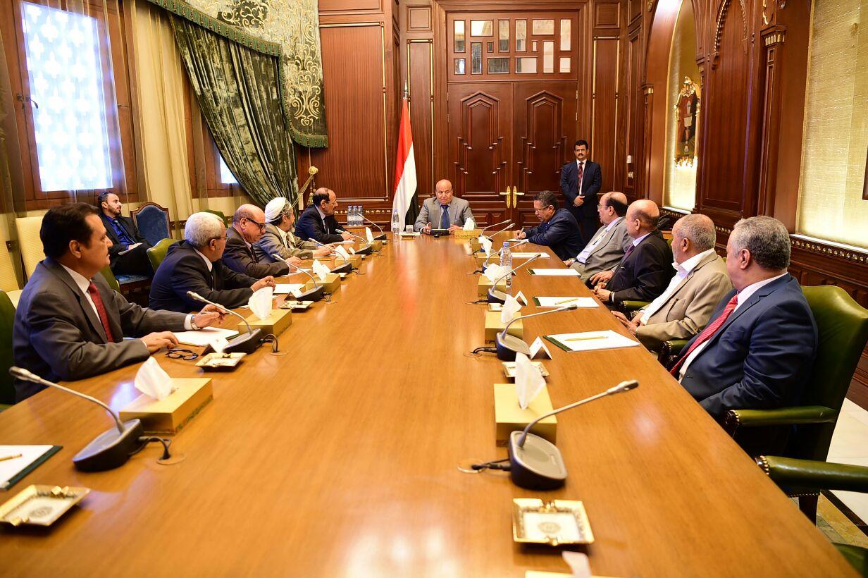 وزير خارجية الكويت يؤكد تمسك الأطراف اليمنية بالقرار 2216