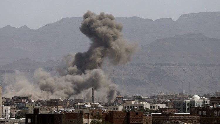 مقاتلات التحالف تشن غارات ليلية على مواقع الحوثيين بصنعاء