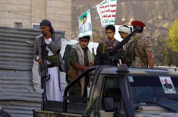 الحوثيون يعلنون استعادة أحياء ومعسكرات بصنعاء من يد المخلوع