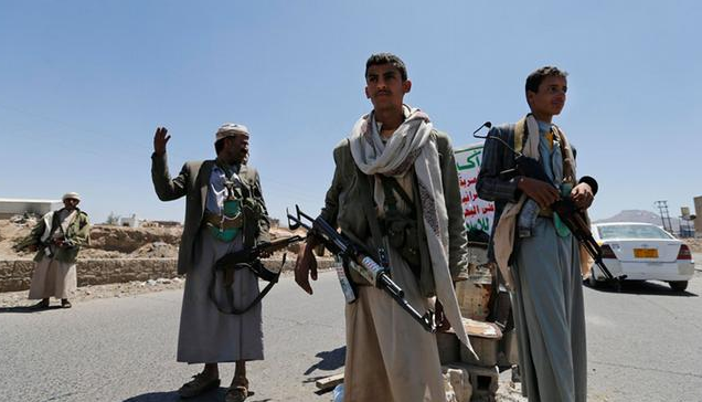 الحوثيون يستعيدون مواقع في تعز و مسلحون يغلقون "موانئ عدن"