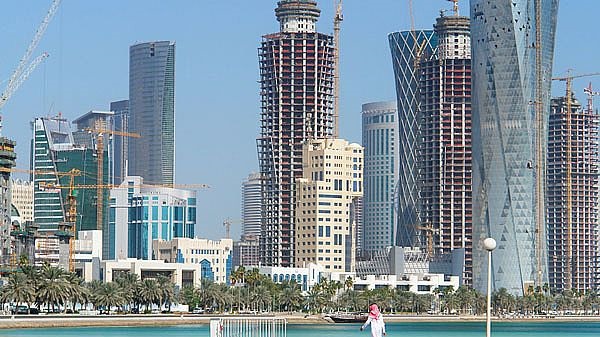 اقتصاد قطر يتصدر أفضل أداء بمنطقة الخليج