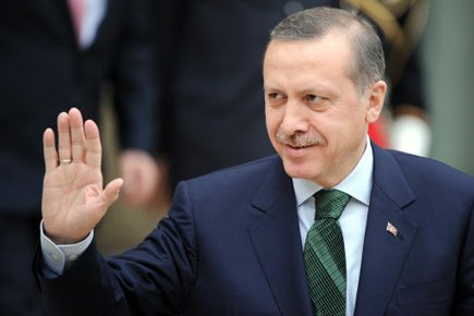 الخليج الإماراتية: أردوغان عند انتقاده لمصر كان خارج العصر وخارج العقل