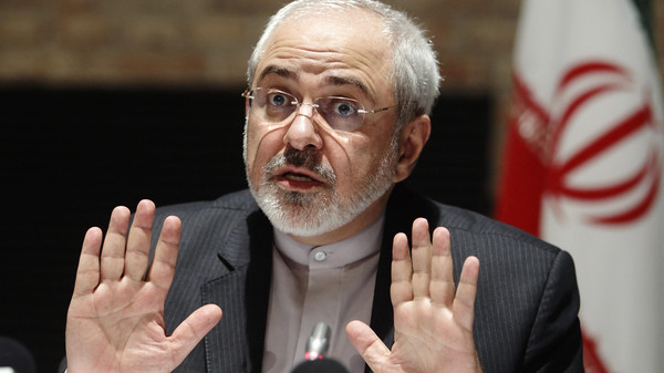 وزير الخارجية الإيراني يؤجل زيارته للسعودية احتجاجا على أسعار النفط