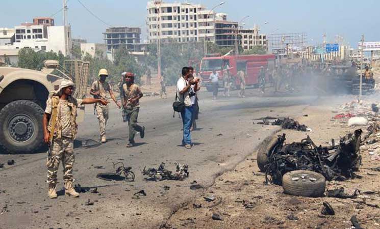 قتلى وجرحى بتفجير انتحاري استهدف معسكرًا في أبين جنوب اليمن