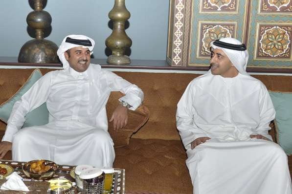 عبدالله بن زايد يلتقي أمير قطر قبيل انعقاد اجتماعات اللجنة المشتركة